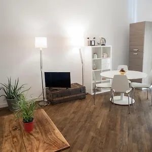 Renovated Flat Near Duomo - Lamarmora , Milán Italia
